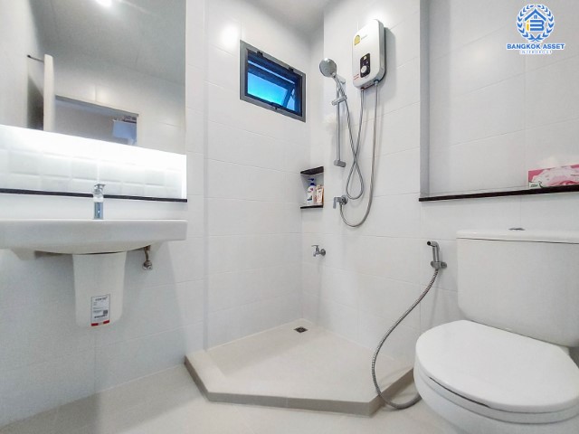 *****บ้านเดี่ยวมือสองนนทบุรี ม.สราญสิริ ชัยพฤกษ์-แจ้งวัฒนะ #หลังมุม เนื้อที่กว้างเกือบ 54 ตร.ว. ฟังก์ชัน 3 ห้องนอน 3 ห้องน้ำ 2 ที่จอดรถ บ้านสภาพดี พร้อมของแถมเพียบ บนทำเลเยี่ยม ใกล้เซ็นทรัลแจ้งวัฒนะ, รถไฟฟ้า (ในอนาคต) สายสีชมพู "สถานีแยกปากเกร็ด" และทางด่วน "ศรีรัช"